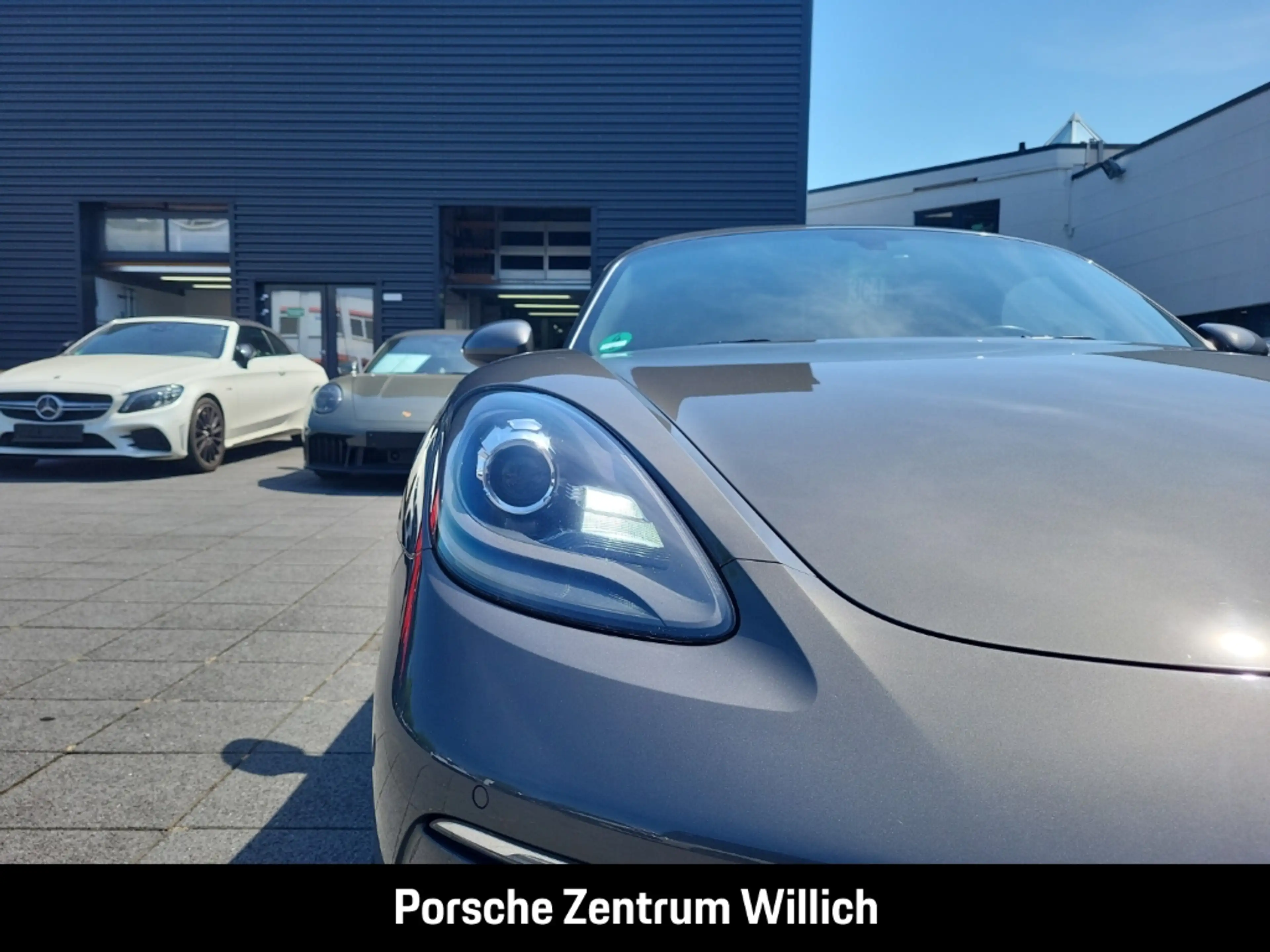 Porsche Boxster 718 S — photo 9