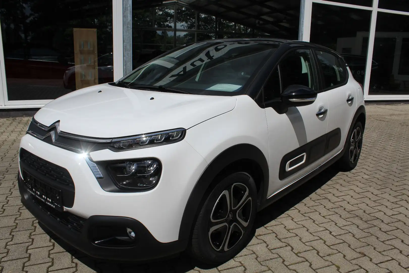 Citroen C3 1.2 PureTech Shine Blanc - 1