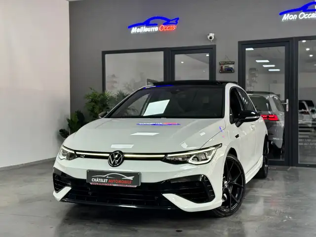 Volkswagen Golf R Performance// Harman