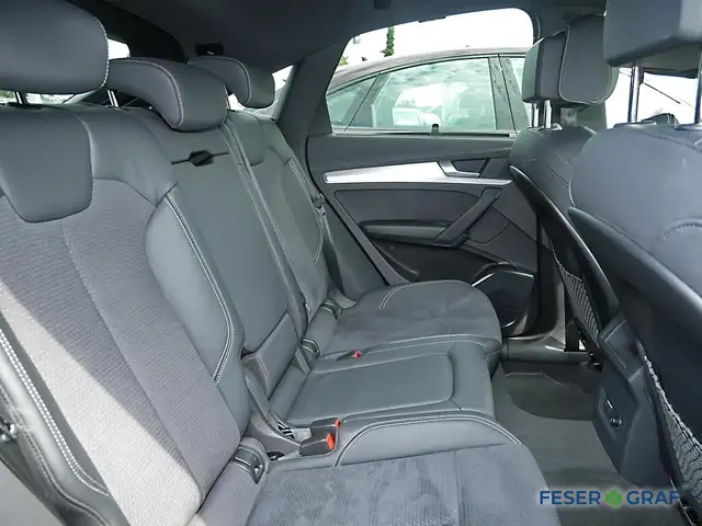 Audi Q5 view 6
