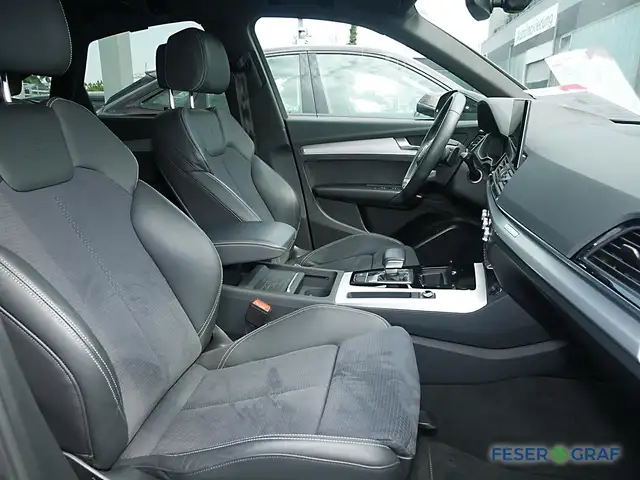 Audi Q5 view 5