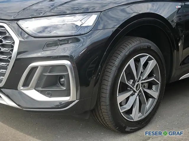 Audi Q5 view 11