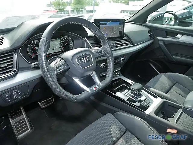 Audi Q5 view 7