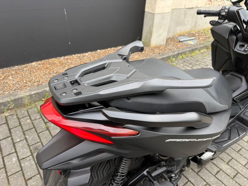 Honda Forza 350 — photo 11