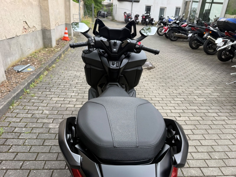 Honda Forza 350 — photo 7