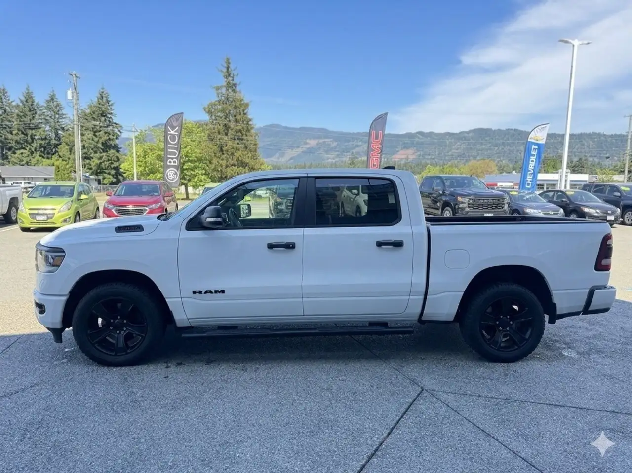 RAM 1500 снимка RAM 1500