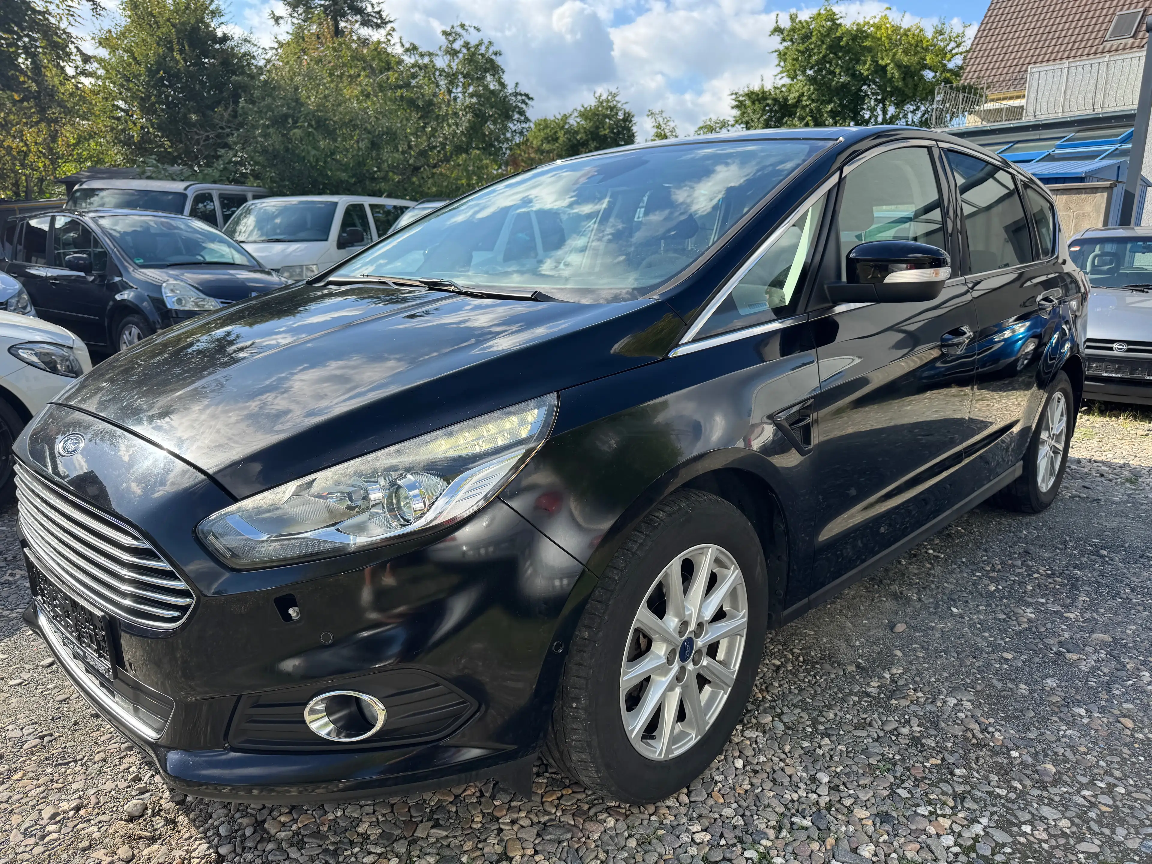 Ford S-Max Titanium Navi Klima 7 Sitzer 360 PDC Neu Reifen — photo 2