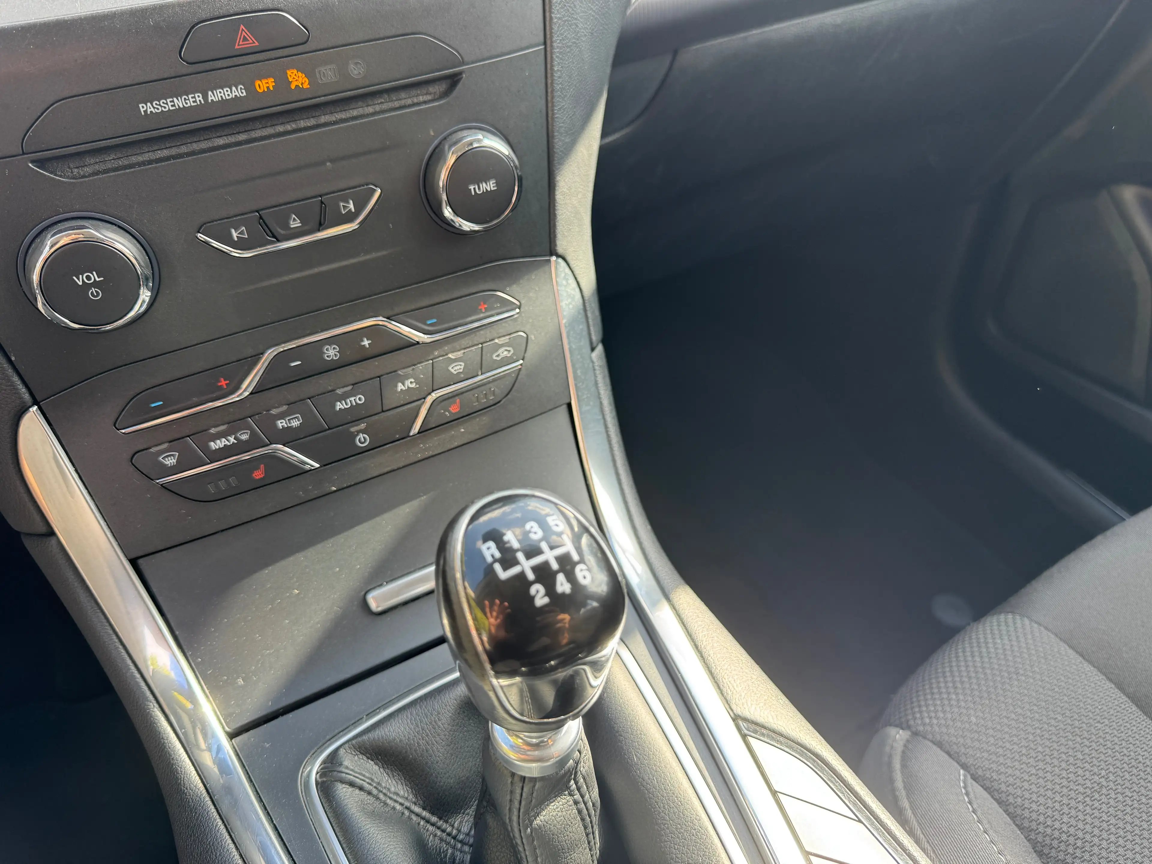 Ford S-Max Titanium Navi Klima 7 Sitzer 360 PDC Neu Reifen — photo 17