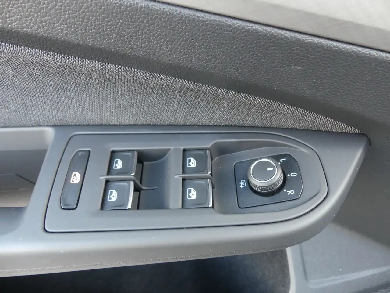Volkswagen Golf VIII Lim. Life 1.5 eTSI Navi*AHK*SHZ*ab199€, миниатюра 22