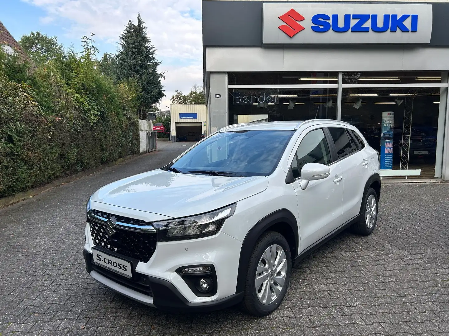 Suzuki S-Cross 5-Türer 1.4 BOOSTERJET HYBRID Comfort Weiß - 1