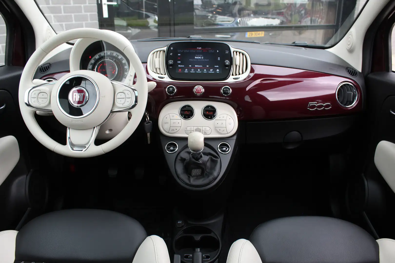 Fiat 500 1.0 Hybrid Dolcevita / Panoramadak / Carplay / N.A Rood - 2