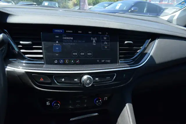 Opel Insignia view 11