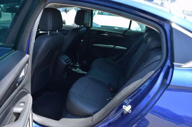 Opel Insignia view 12