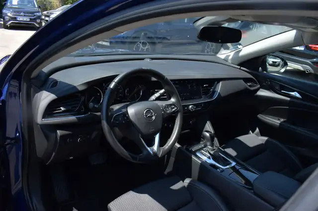 Opel Insignia view 9