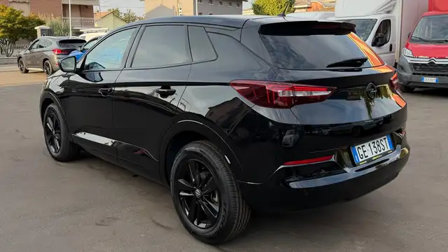 Opel Grandland view 6