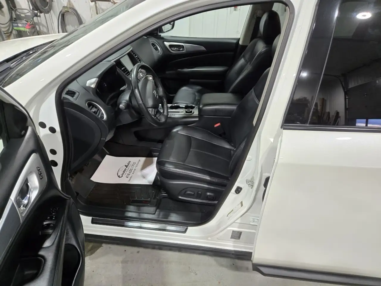 Nissan Pathfinder снимка Nissan Pathfinder