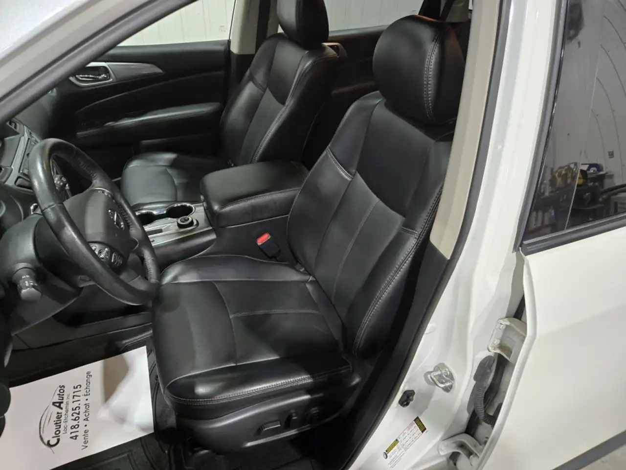 Nissan Pathfinder снимка Nissan Pathfinder