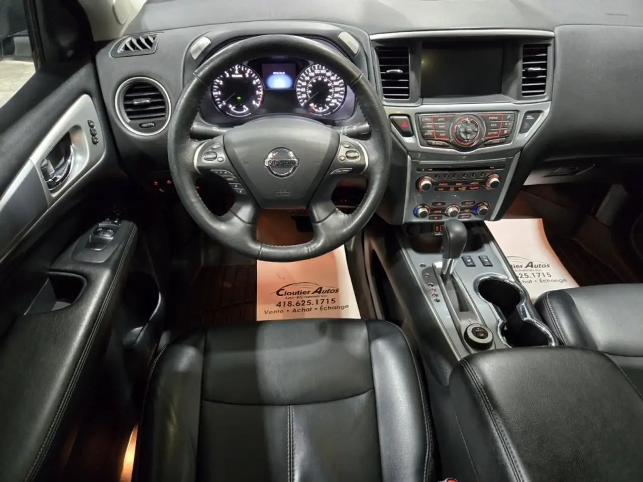 Nissan Pathfinder снимка Nissan Pathfinder