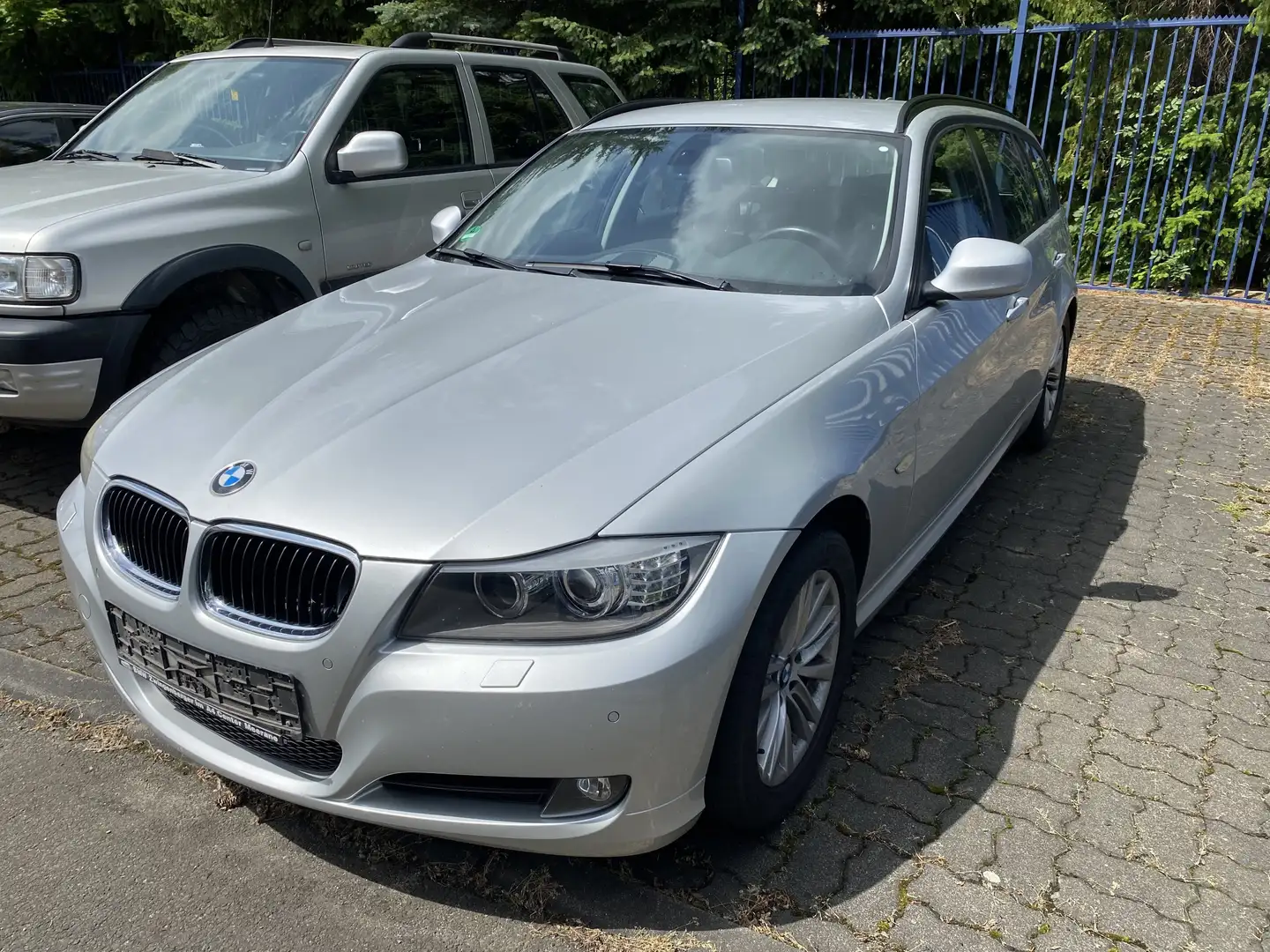 BMW 318 d  Automatoc Navi Sh. AHK Argent - 2