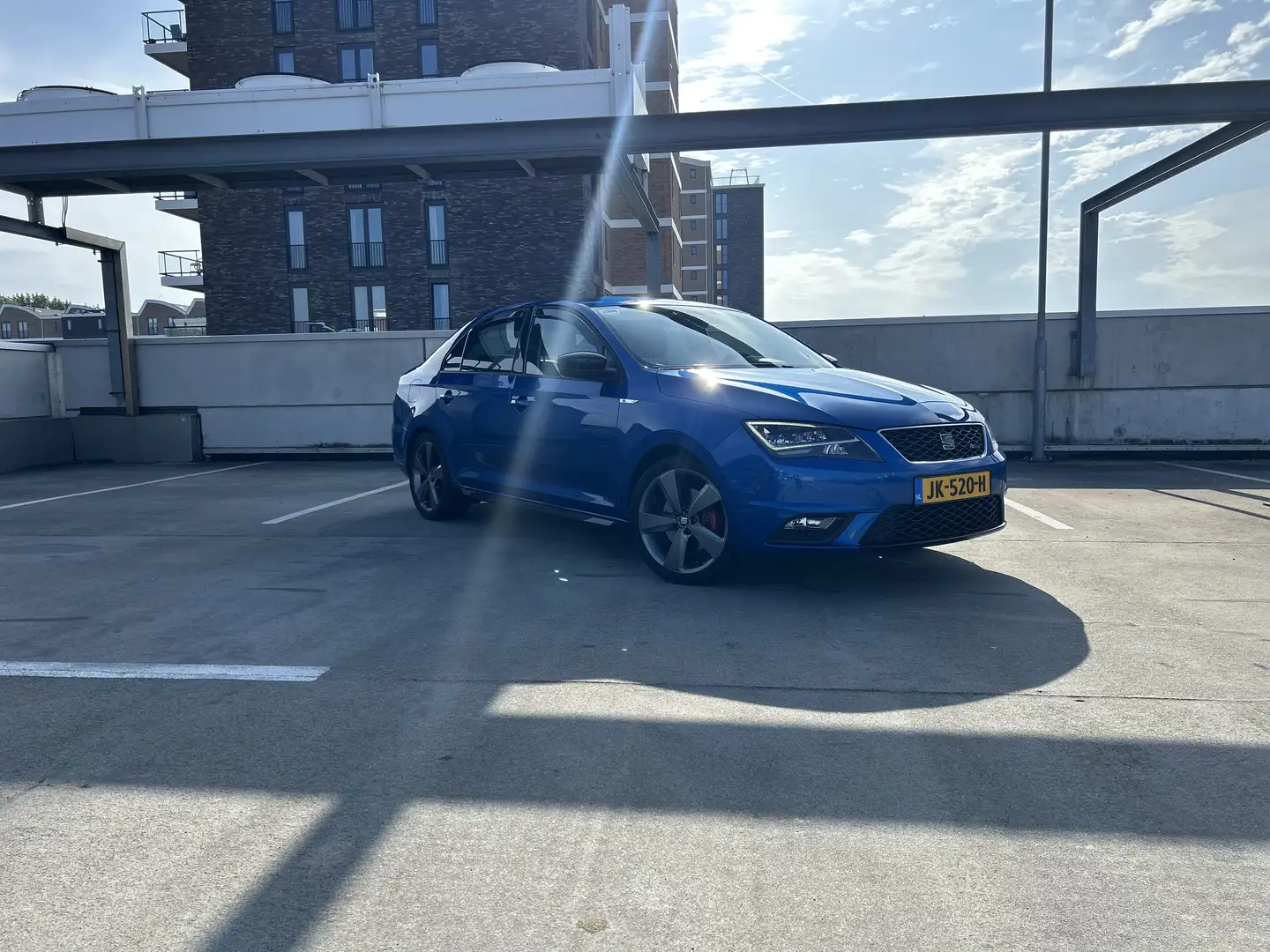 SEAT Toledo FR Connect 1.4 TSI DSG-7 Blauw - 2