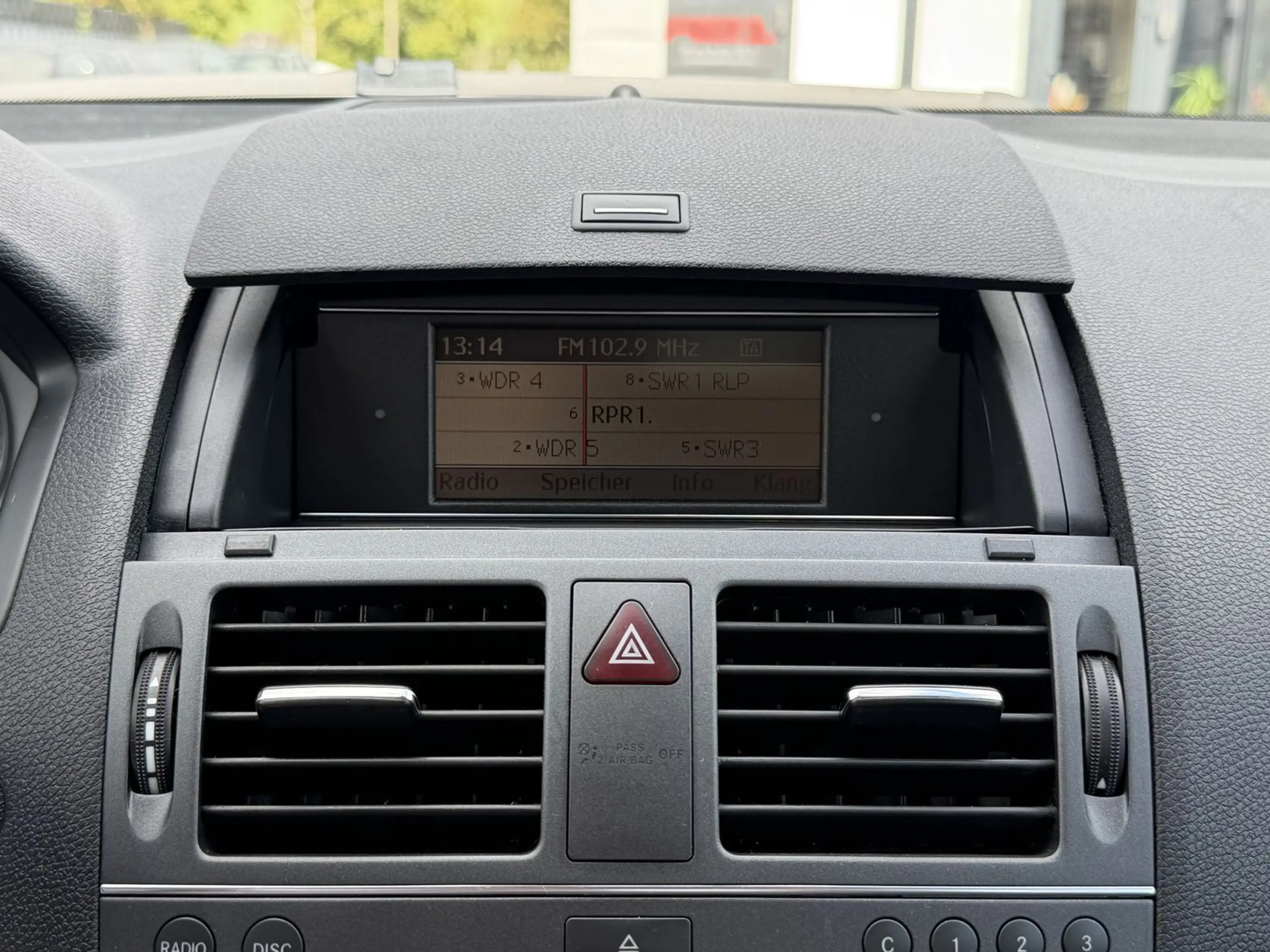 Mercedes-Benz C 180 Avantgarde|AHK (Schwenkbar)|SHZ|Tempomat| — photo 8