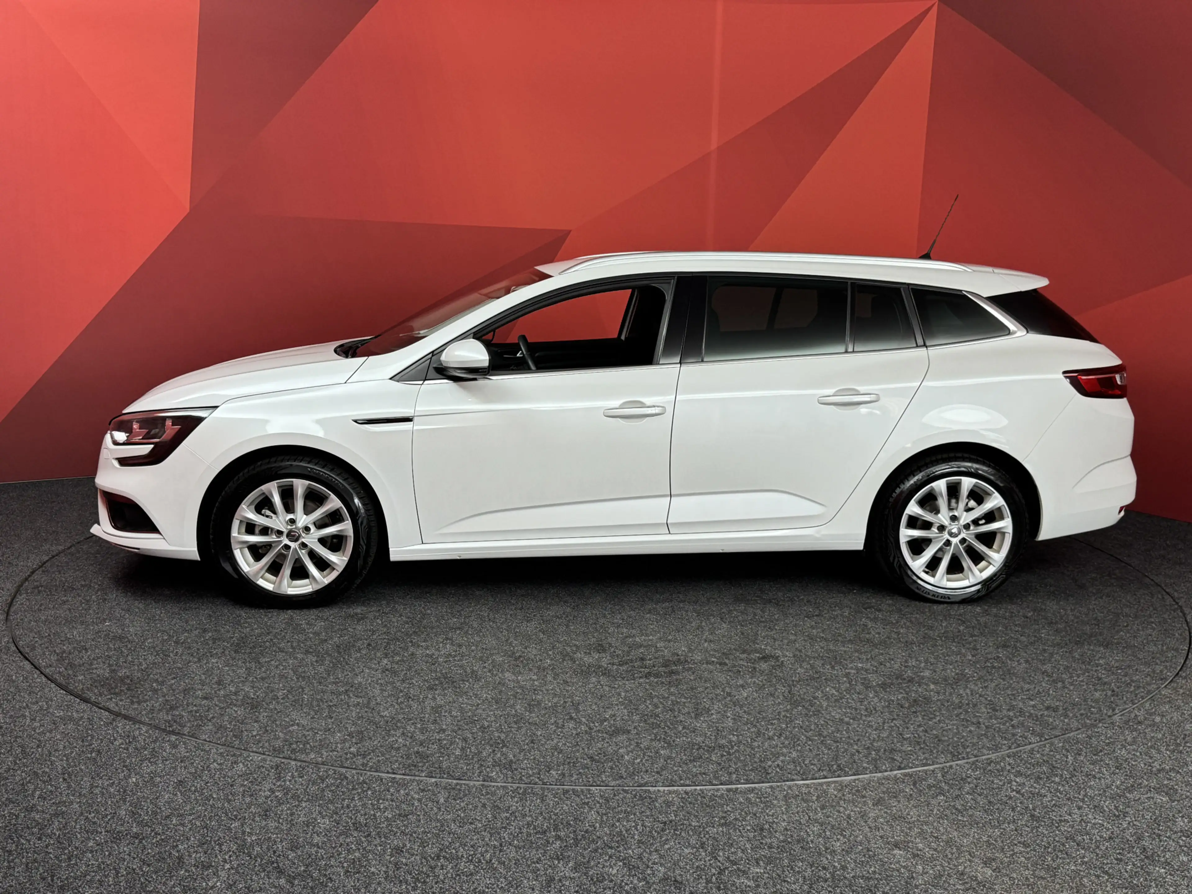 Renault Megane Estate 1.2 TCe Limited | Stoelverwarming | Navi | — photo 7