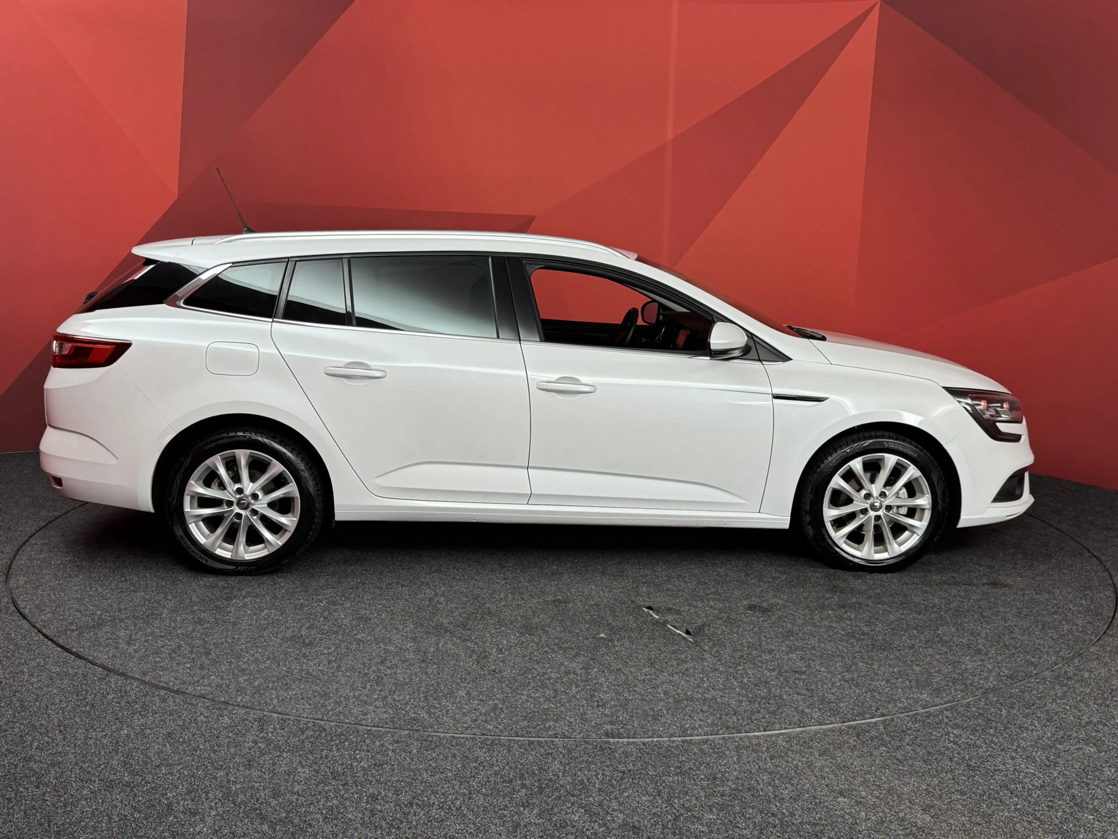 Renault Megane Estate 1.2 TCe Limited | Stoelverwarming | Navi | — photo 8