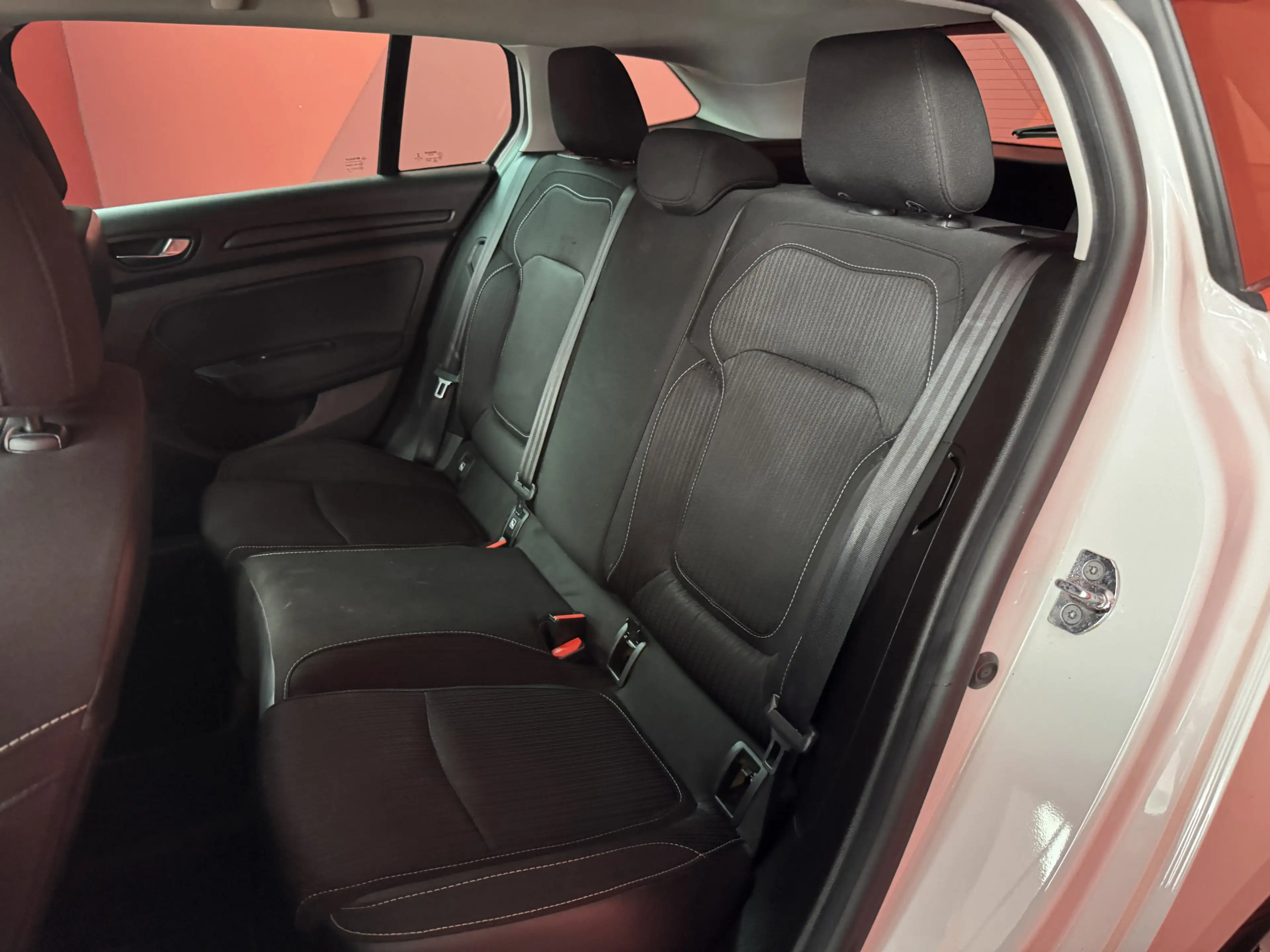 Renault Megane Estate 1.2 TCe Limited | Stoelverwarming | Navi | — photo 5