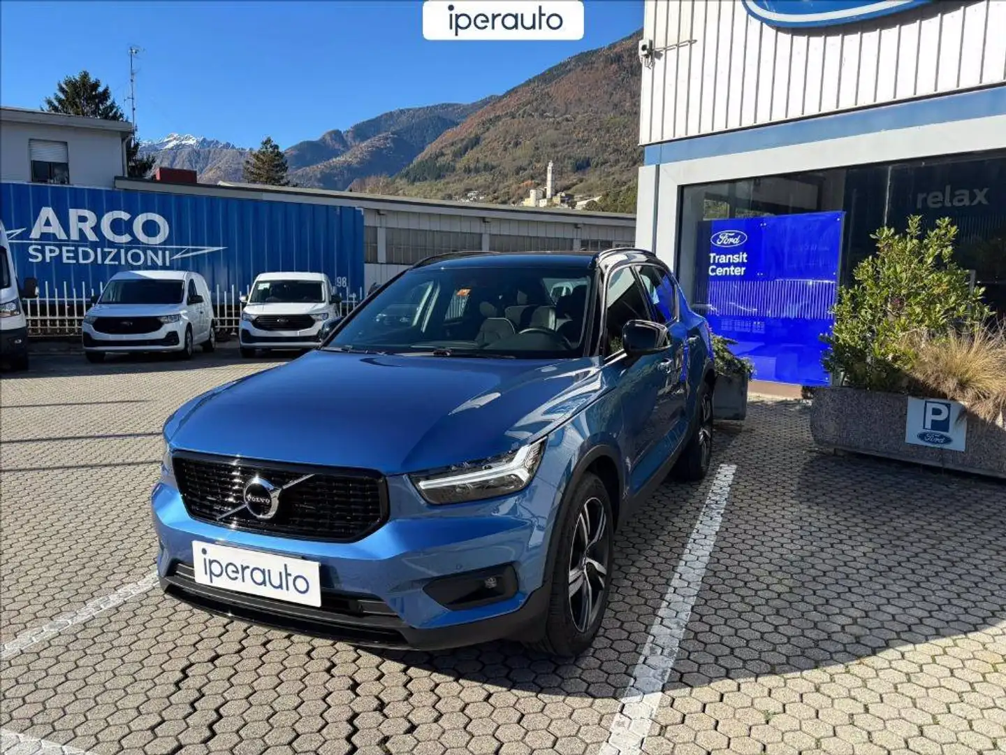 Volvo XC40 1.5 t3 r-design 163cv auto Blu/Azzurro - 1