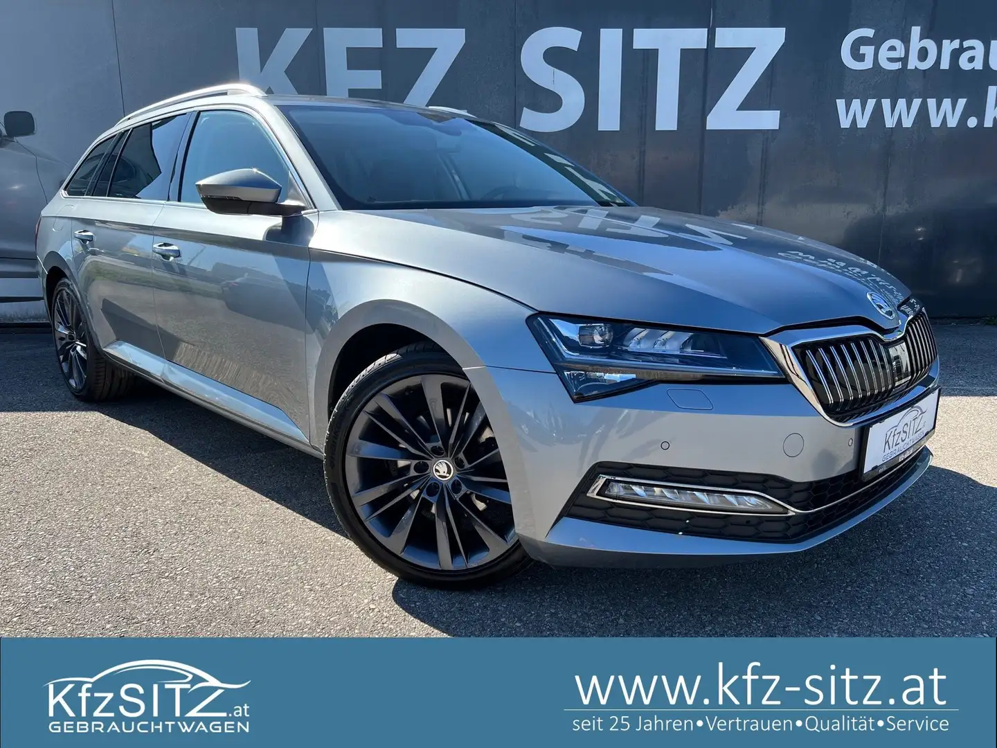 Skoda Superb Kombi 2,0 TDI 4x4 PREMIUM DSG | NP €62.900 Grau - 1