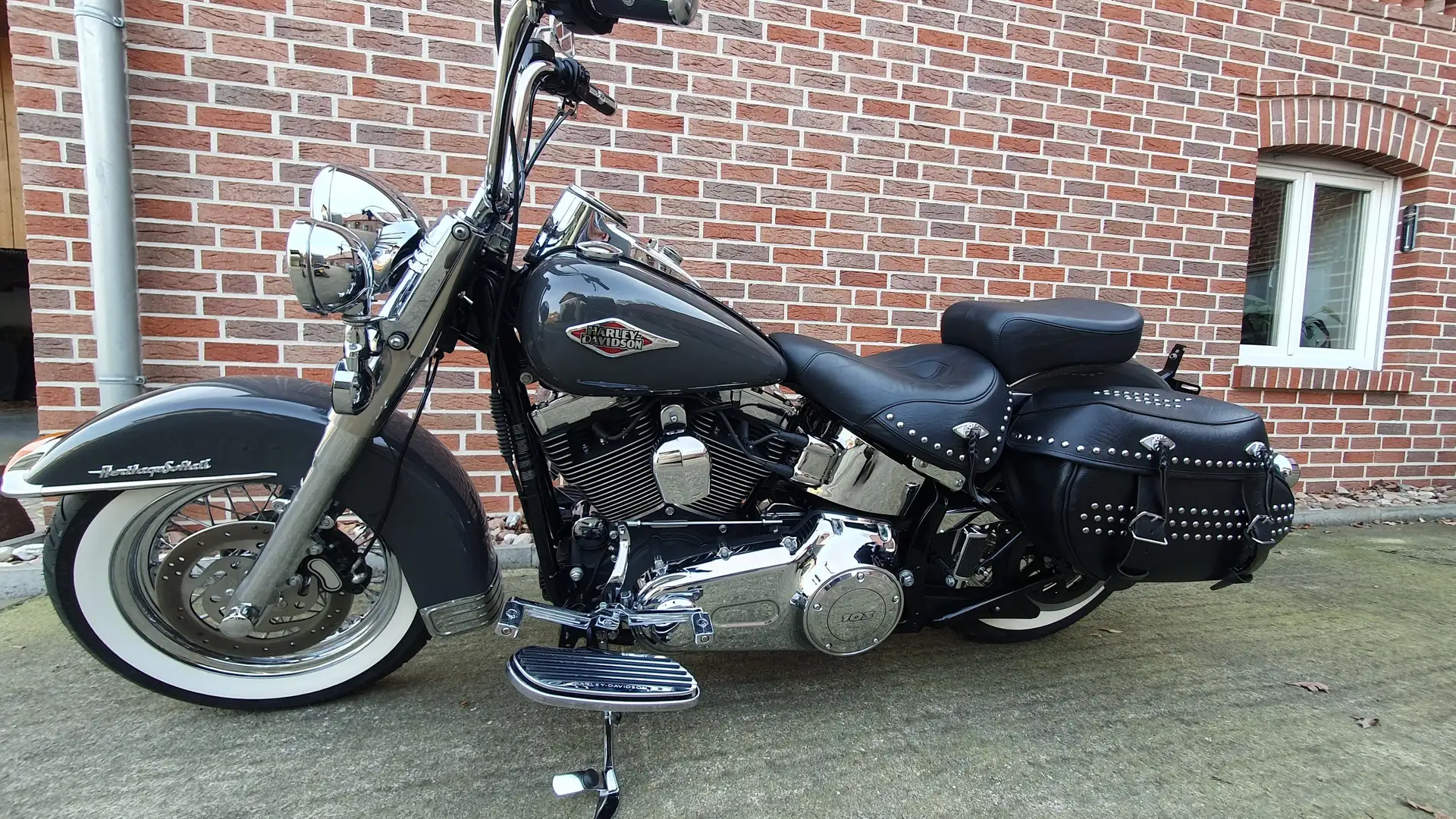 Harley-Davidson Heritage Softail FLSTC 103 CUI Classic Grau - 2