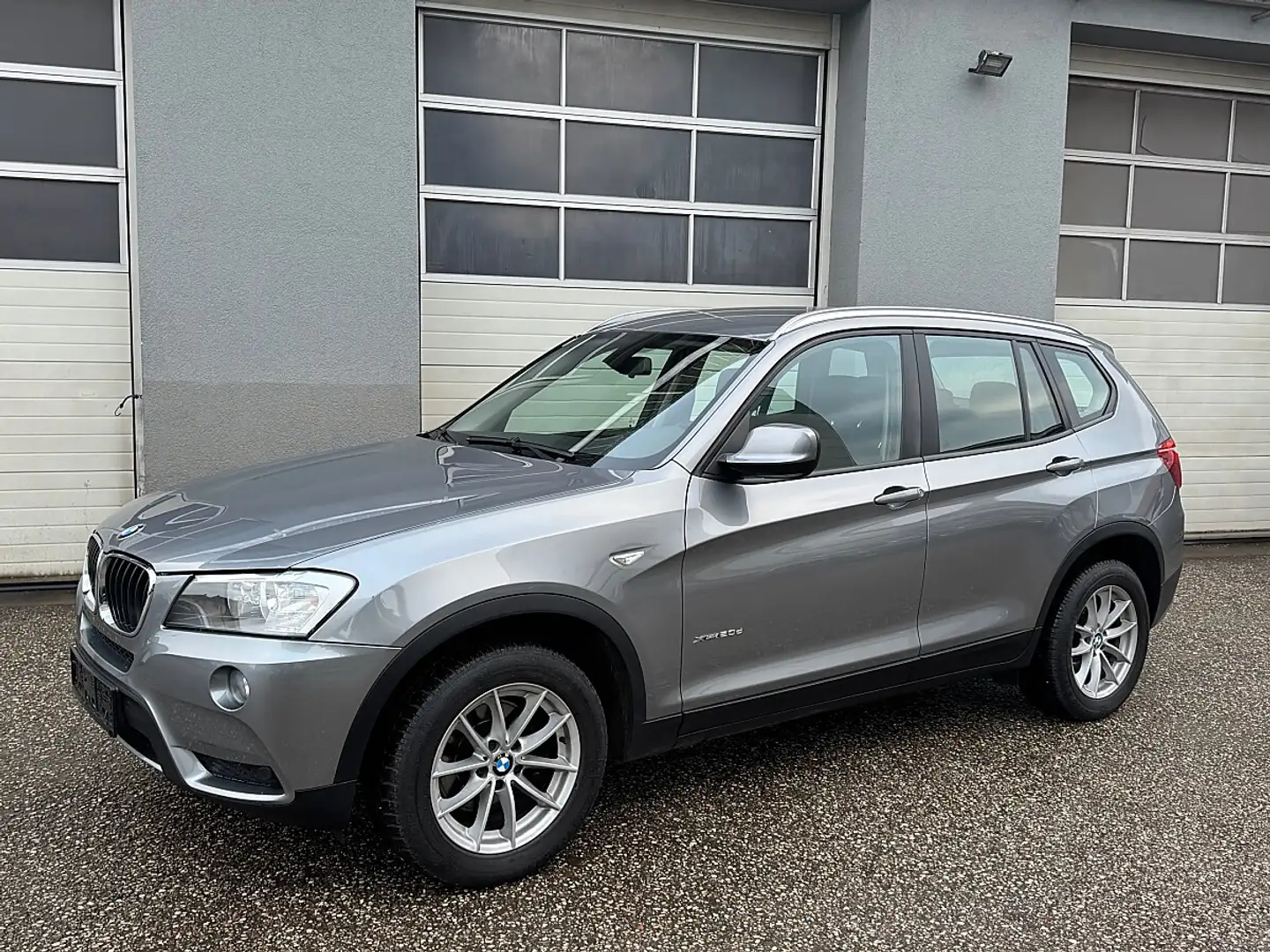 BMW X3 xDrive20d Ö-Paket Grau - 1