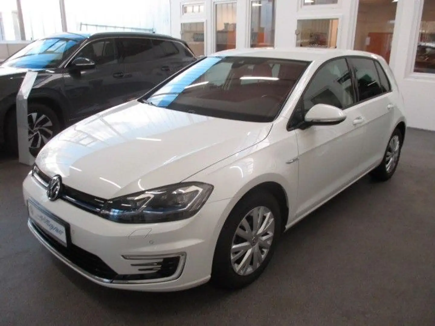 Volkswagen Golf VII e-Golf +NAV+LED+Winterpaket+Kamera Weiß - 1