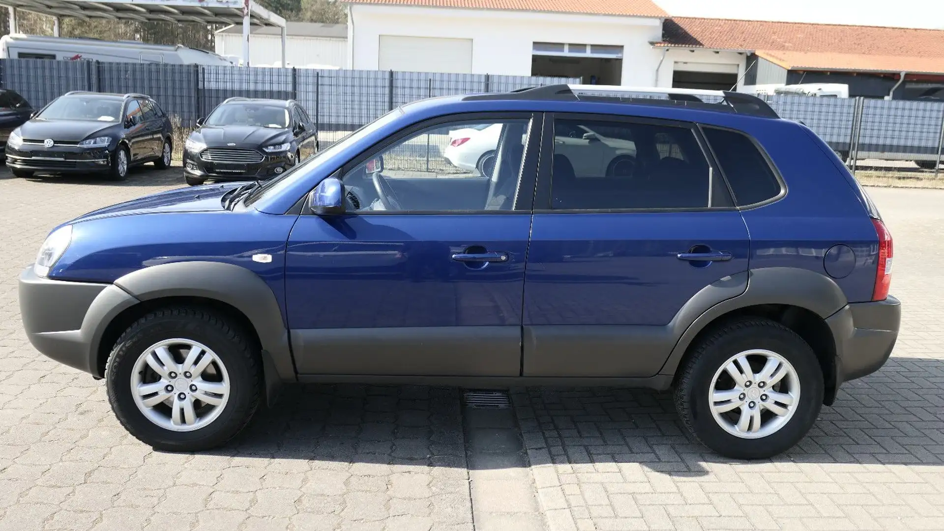 Hyundai TUCSON 2.0 Style Klima/Tempomat/Sitzheizung/AHK - 2