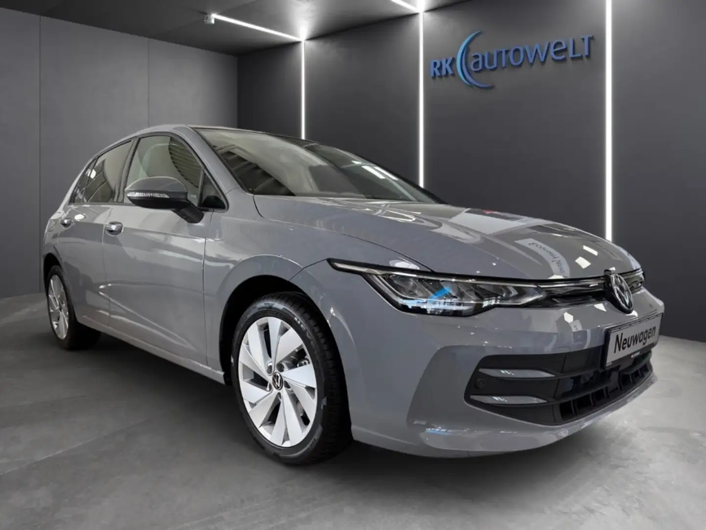 Volkswagen Golf VIII Life Facelift 1.5 TSI LED Navi Panorama Grau - 2