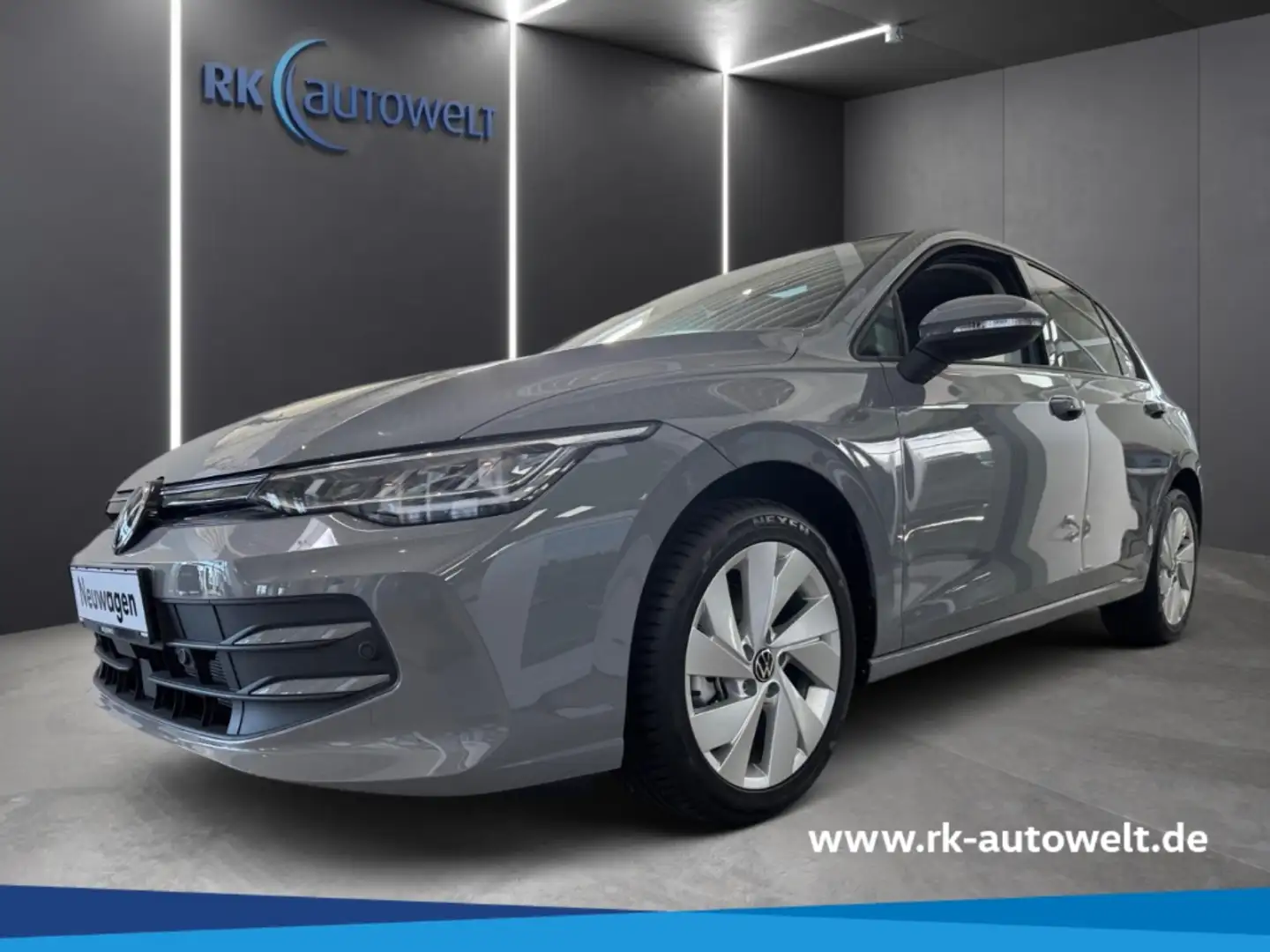 Volkswagen Golf VIII Life Facelift 1.5 TSI LED Navi Panorama Grau - 1
