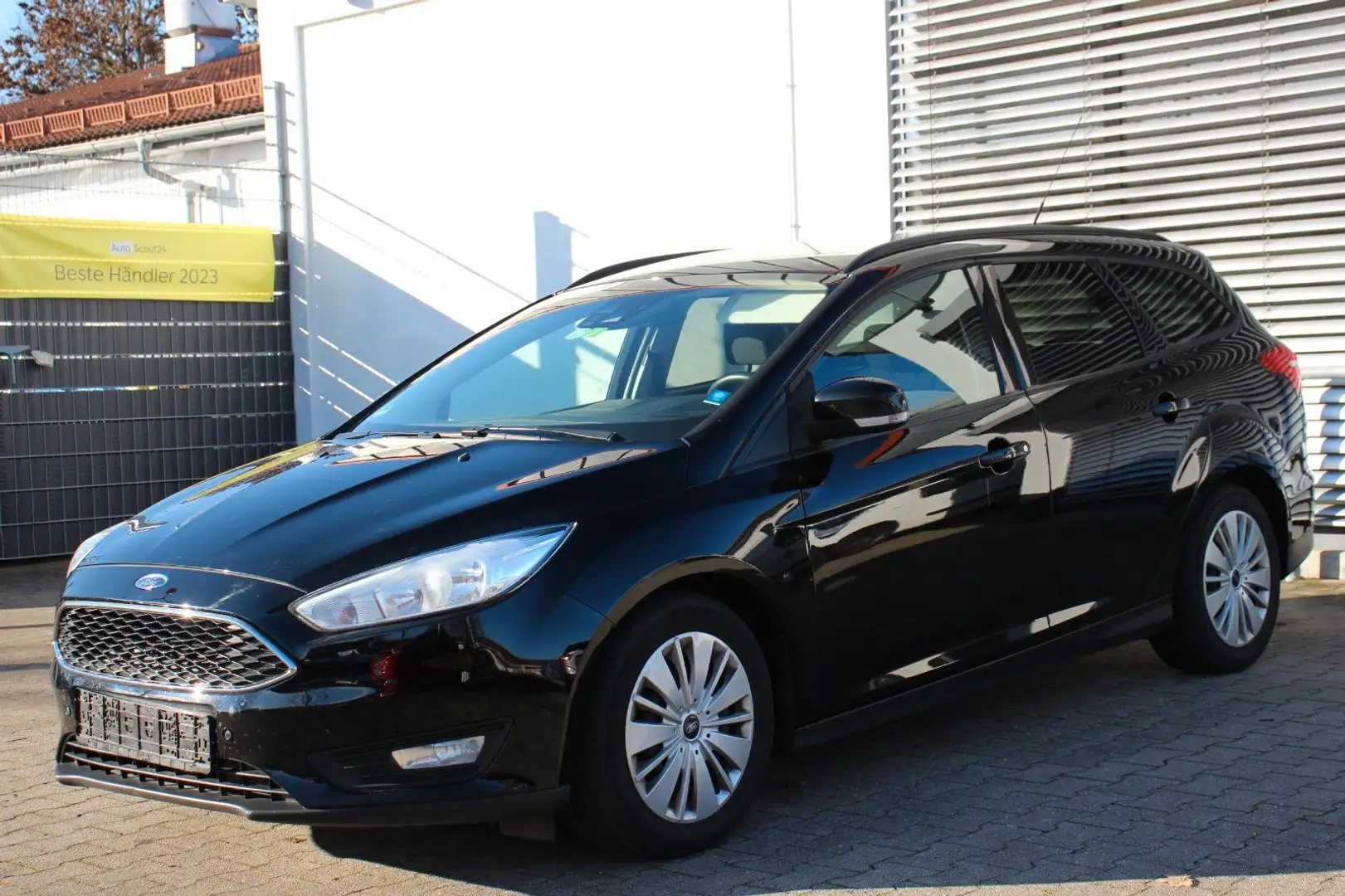 Ford Focus T. 1.0 EcoB. # Navi # Tempomat # SHZ # PDC Noir - 1