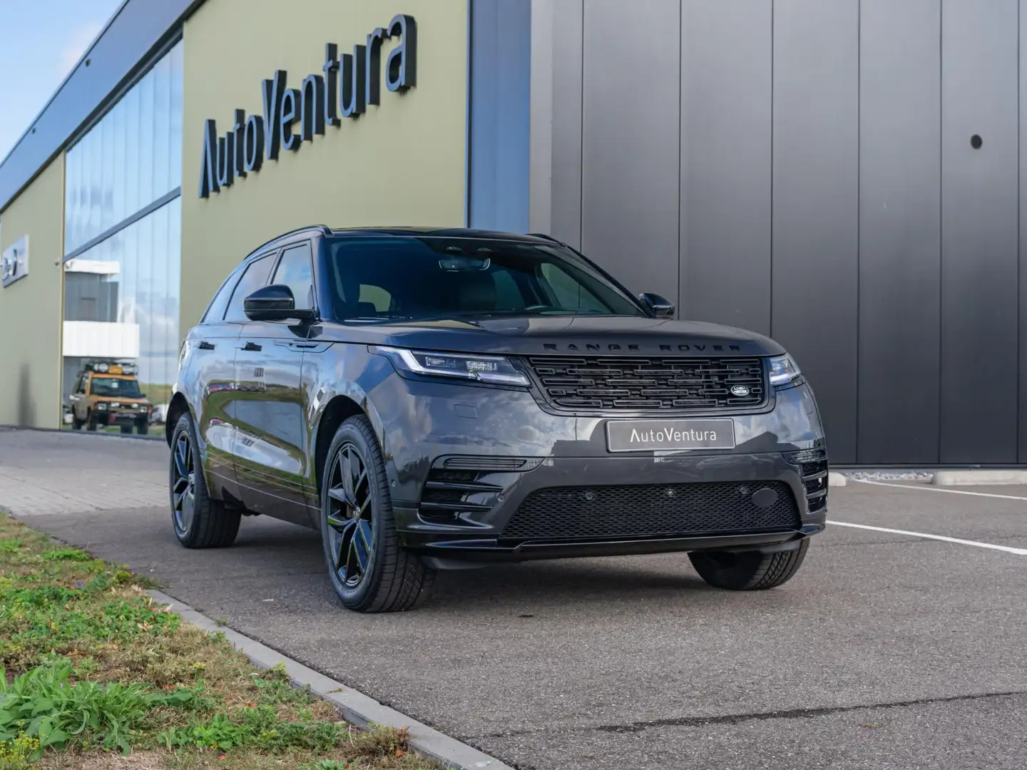 Land Rover Range Rover Velar 2.0 P400e AWD Dynamic SE PHEV | Trekhaak | 360 cam Grijs - 2