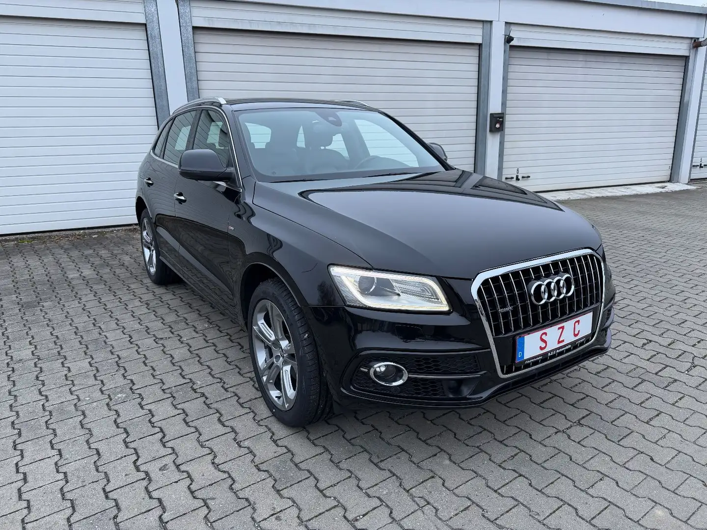 Audi Q5 2.0 TDI quattro/S-Line/Leder/2-Besitzer Schwarz - 2