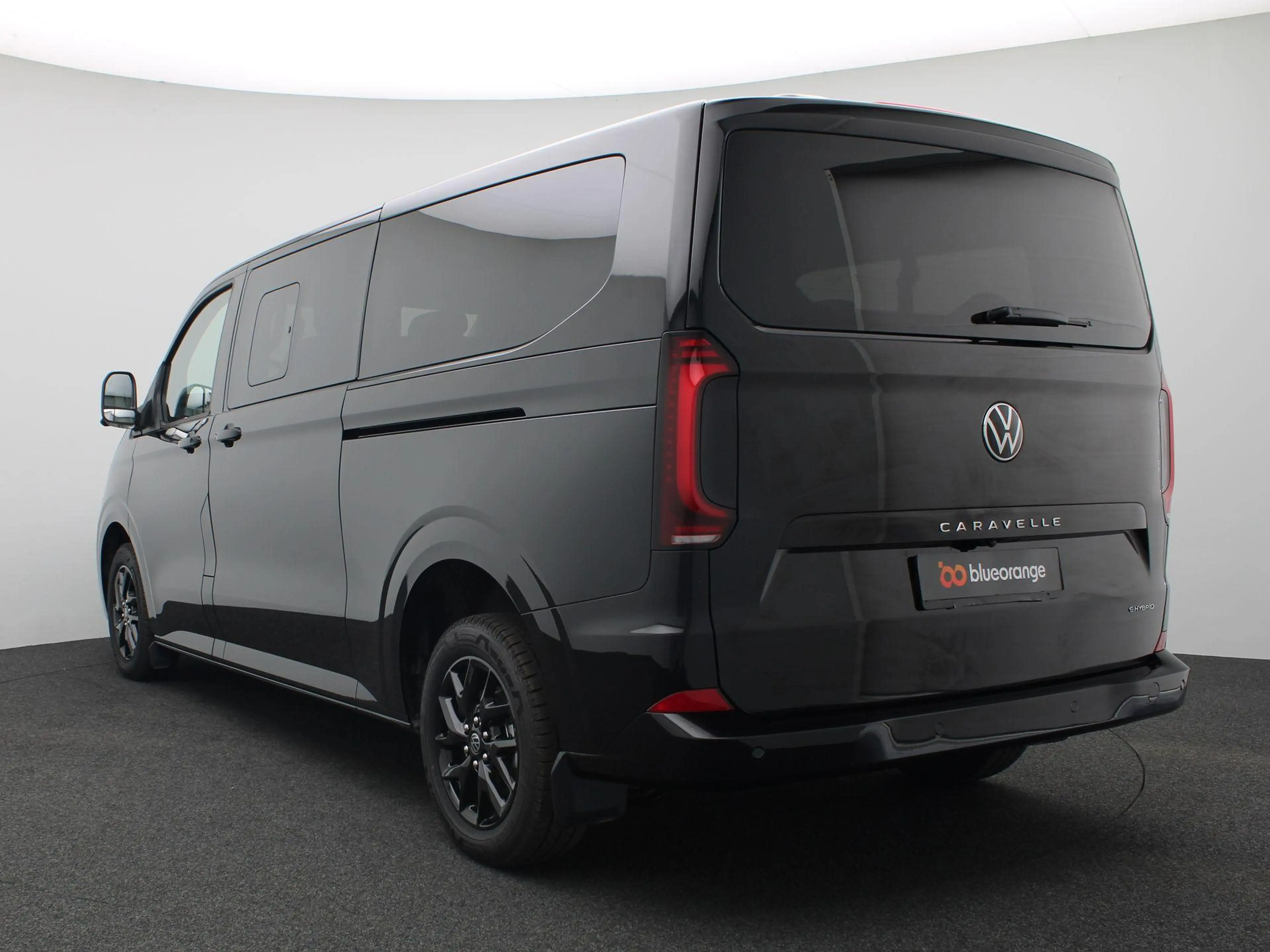 Volkswagen Transporter Caravelle 2.5 eHybrid L2H1 30 Style 231PK Aut. 360 — photo 10