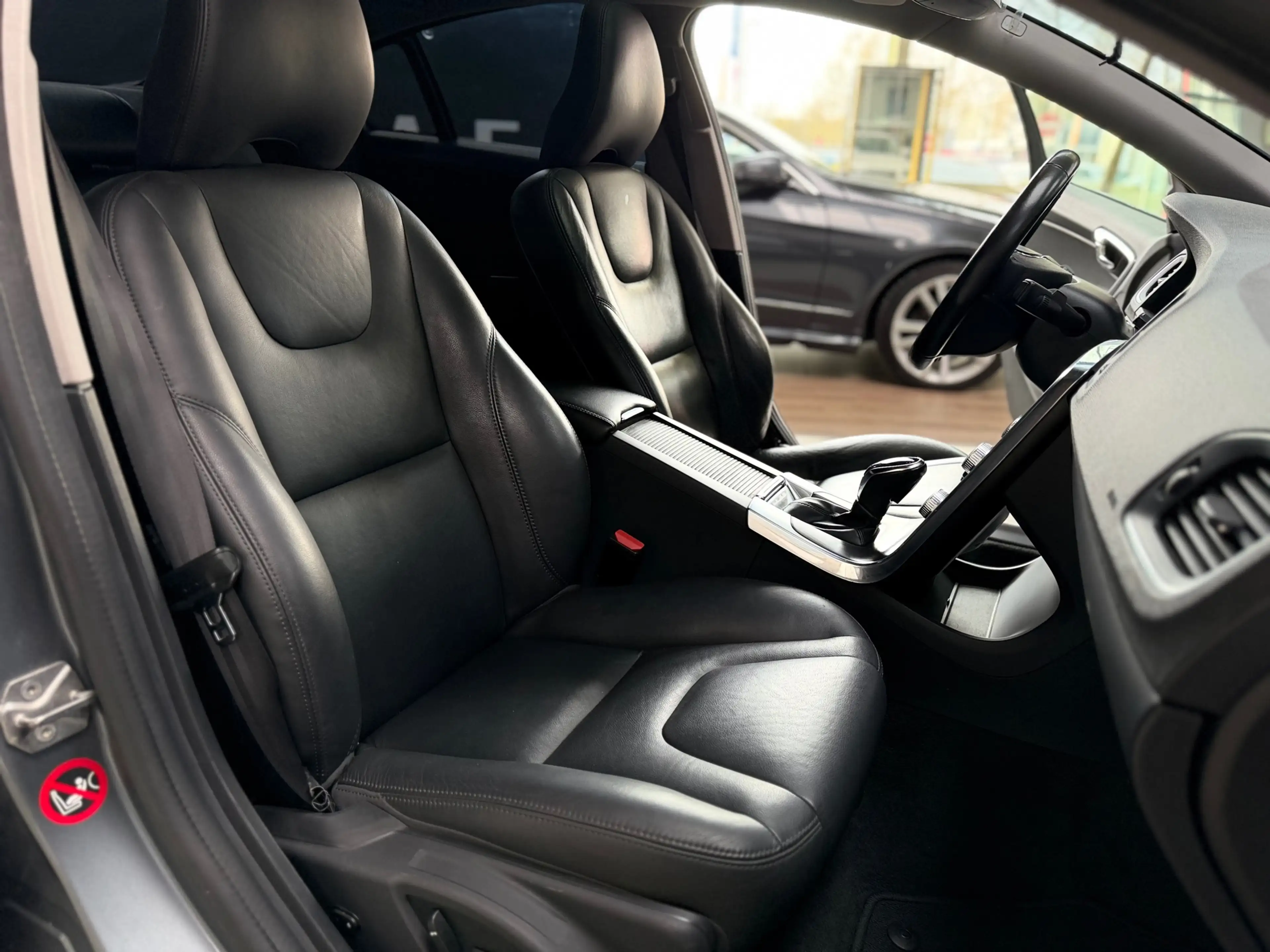 Volvo S60 2.0 D3 SummumAutomaat,Kanteldak,Cruise,Leer. — photo 15