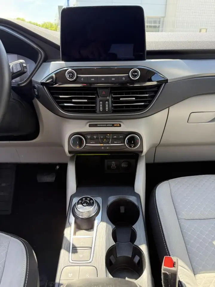 Ford Escape снимка Ford Escape