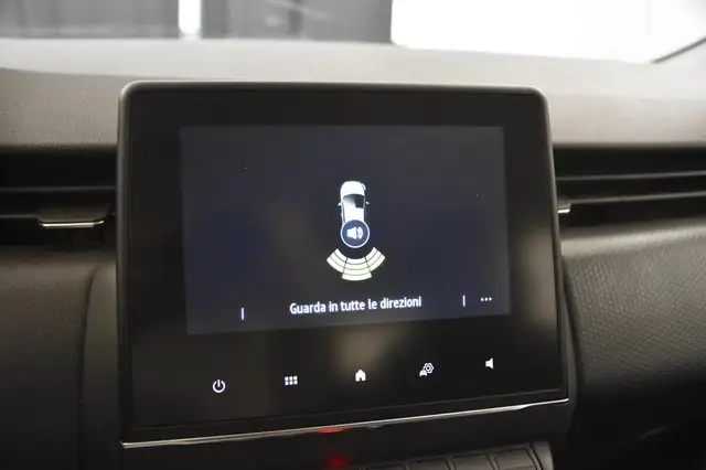 Renault Clio view 9
