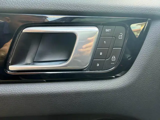 Porsche Cayenne view 14