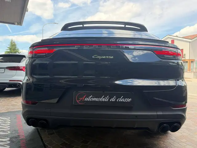 Porsche Cayenne view 7