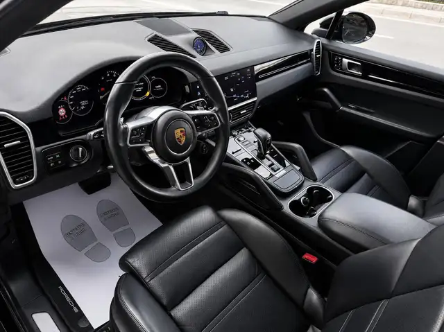 Porsche Cayenne view 8