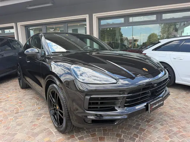 Porsche Cayenne view 2