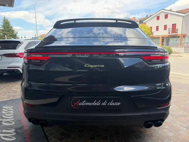 Porsche Cayenne view 5