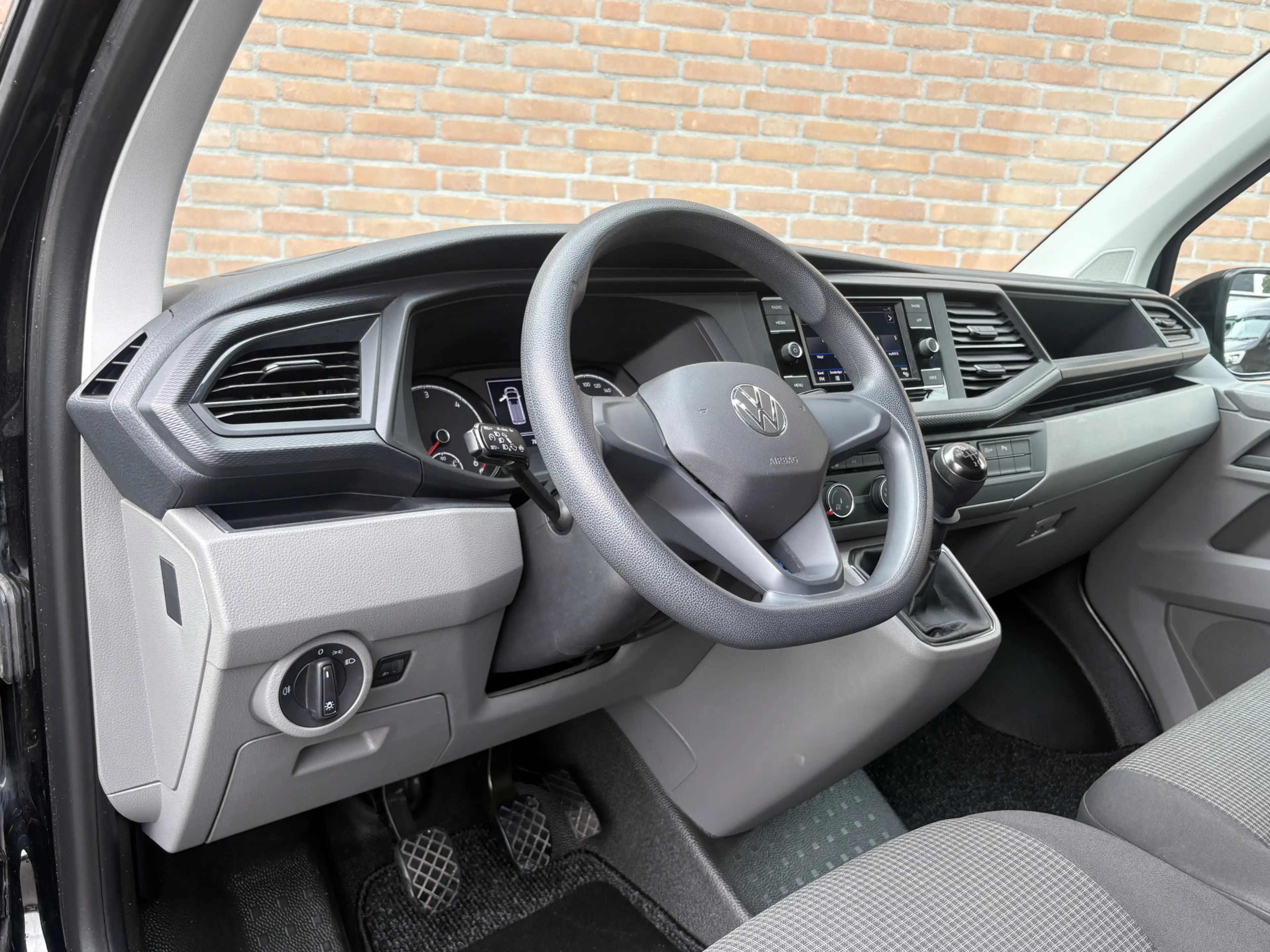 Volkswagen T6.1 Transporter 2.0TDI 110PK Lang / Carplay / Cruisecontrol / Came — photo 2