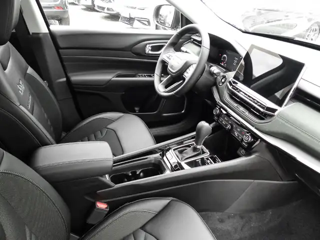 Jeep Compass view 4